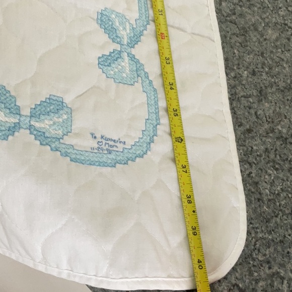 💕🐇Janlynn Quilted baby crib cover. Hand cross stitched early 1993 vintage - Picture 5 of 13